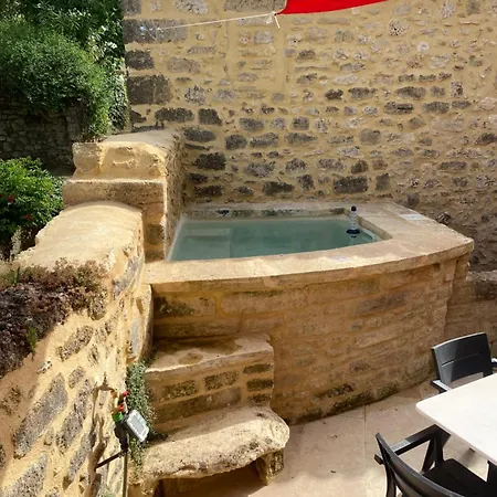 Near Uzes Villa Saint-Siffret