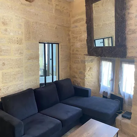 Near Uzes וילה *