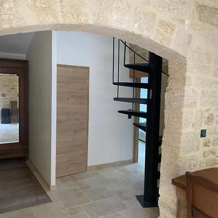 וילה Near Uzes
