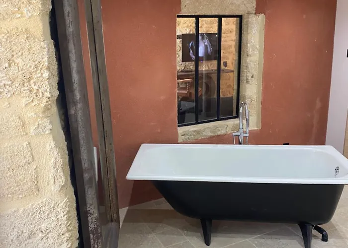 Vila Near Uzes *
