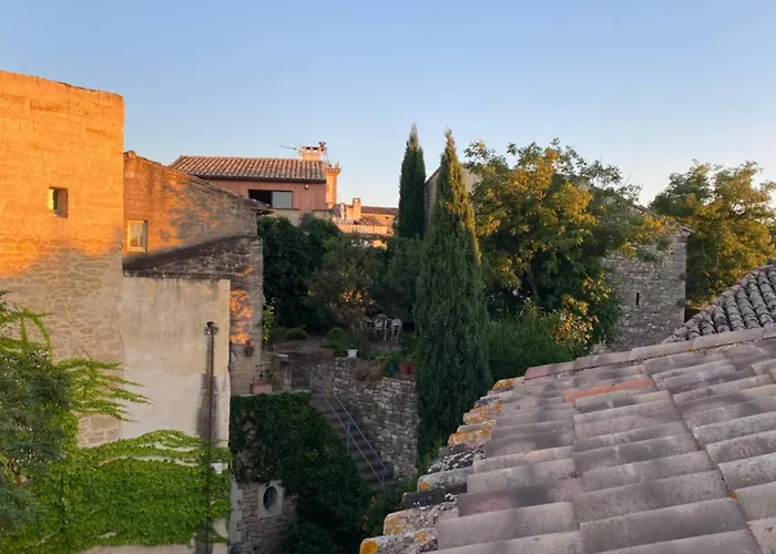 Vila Near Uzes *
