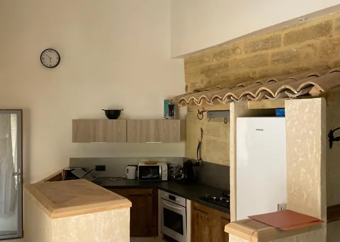 Vila Near Uzes