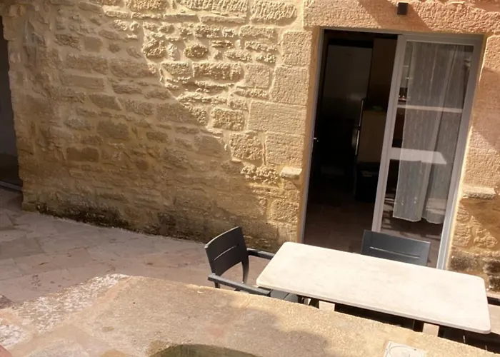 Vila Near Uzes *